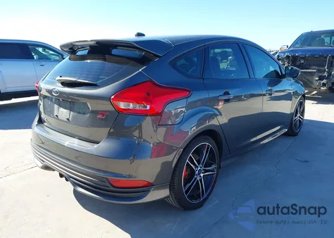 2015 Ford Focus St z USA, uszkodzony, nr VIN 1FADP3L9XFL299633